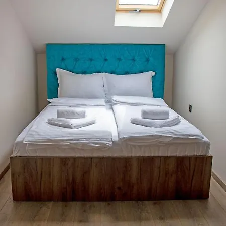 Aparthotel Elevenrooms 4*